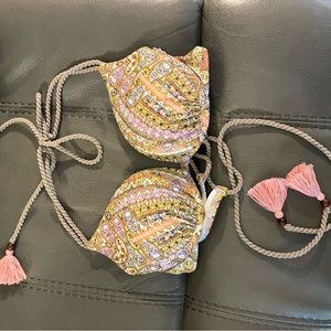 Victoria’s Secret SWIM TOP-Size 34A-NEW w/Tags